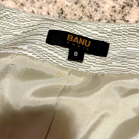 Banu Paris sz 8 lined textured suit. Jade like buttons. Smoke/Pet free - Picture 3 of 5